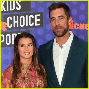 ‘Hocus Pocus’ Star Vinessa Shaw & Husband Kristopher Gifford Are Getting Divorced | Kristopher Gifford, Newsies, Cut up, Vinessa Shaw | Simply Jared: Superstar Information and Gossip