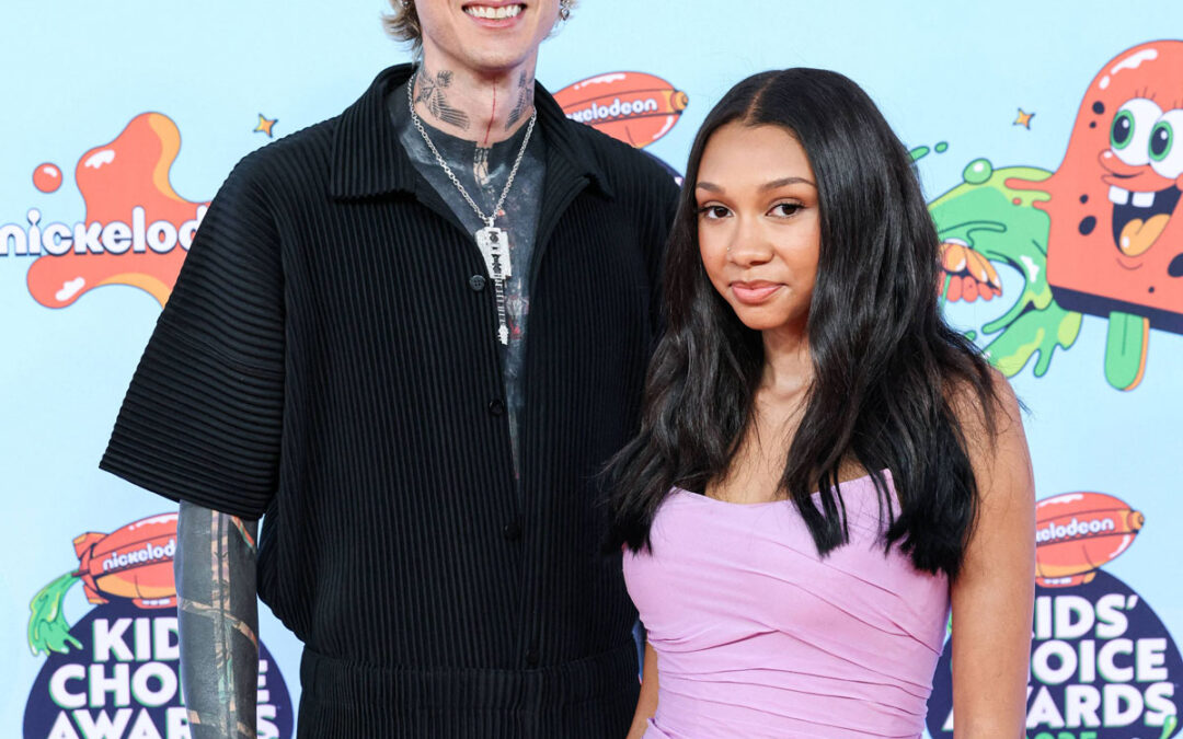 MGK Makes SUPER Uncommon Pink Carpet Look With 15-12 months-Previous Daughter Casie! Look!