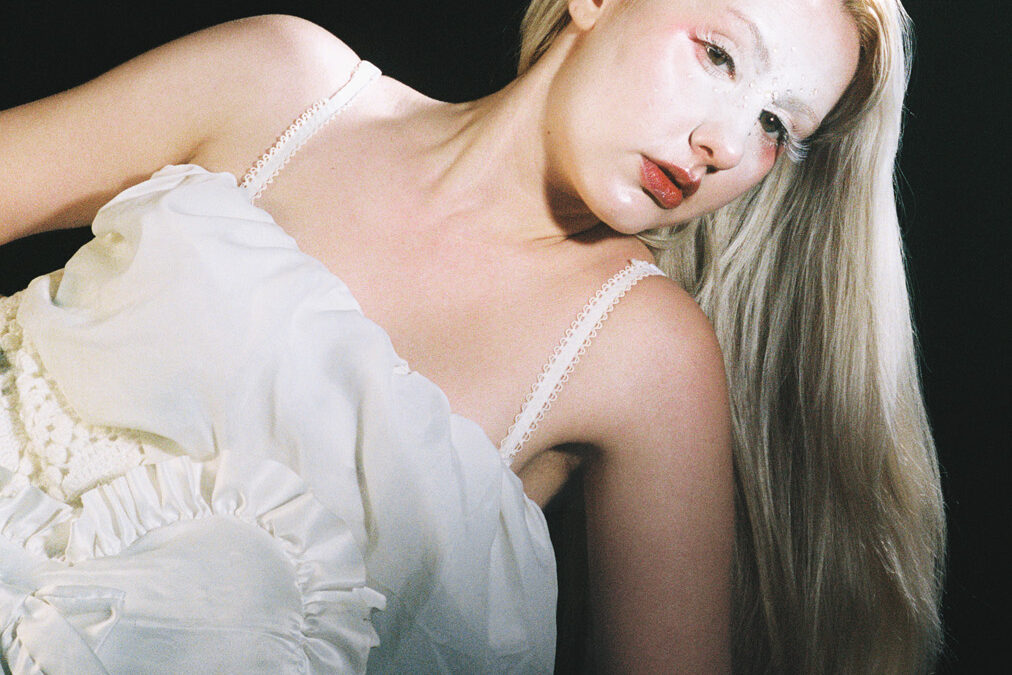 LADYGUNN – HAKANASA