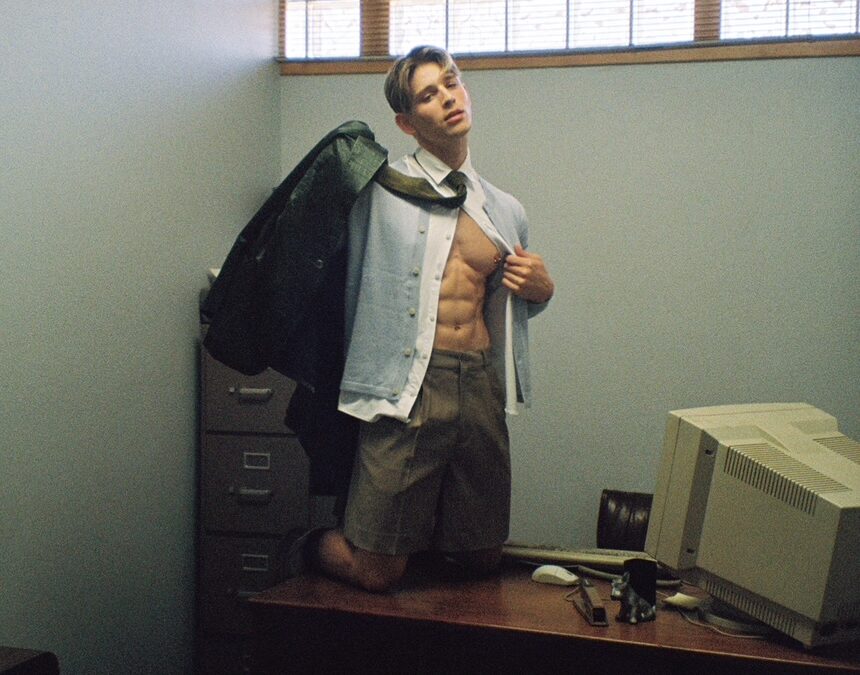 LADYGUNN – Beyond the Frame: Reno Gold’s Sartorial Revolution