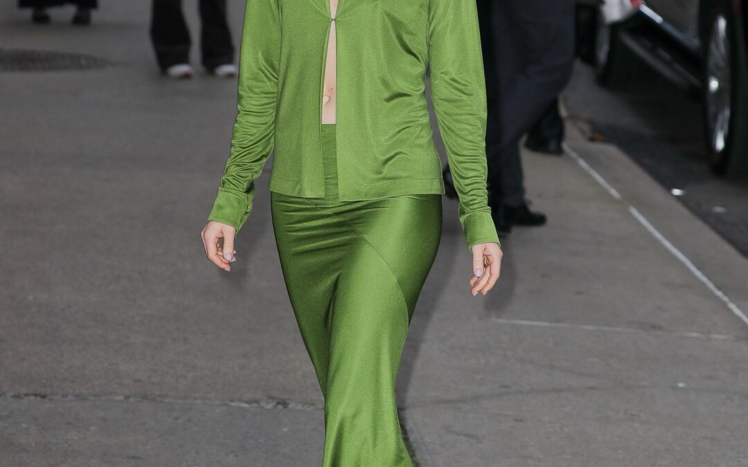 Emma Stone’s Outfit Is a Nod to One other Greatest-Actress Winner