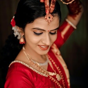 Conventional Equipment for Indian Clothes to Look Superior