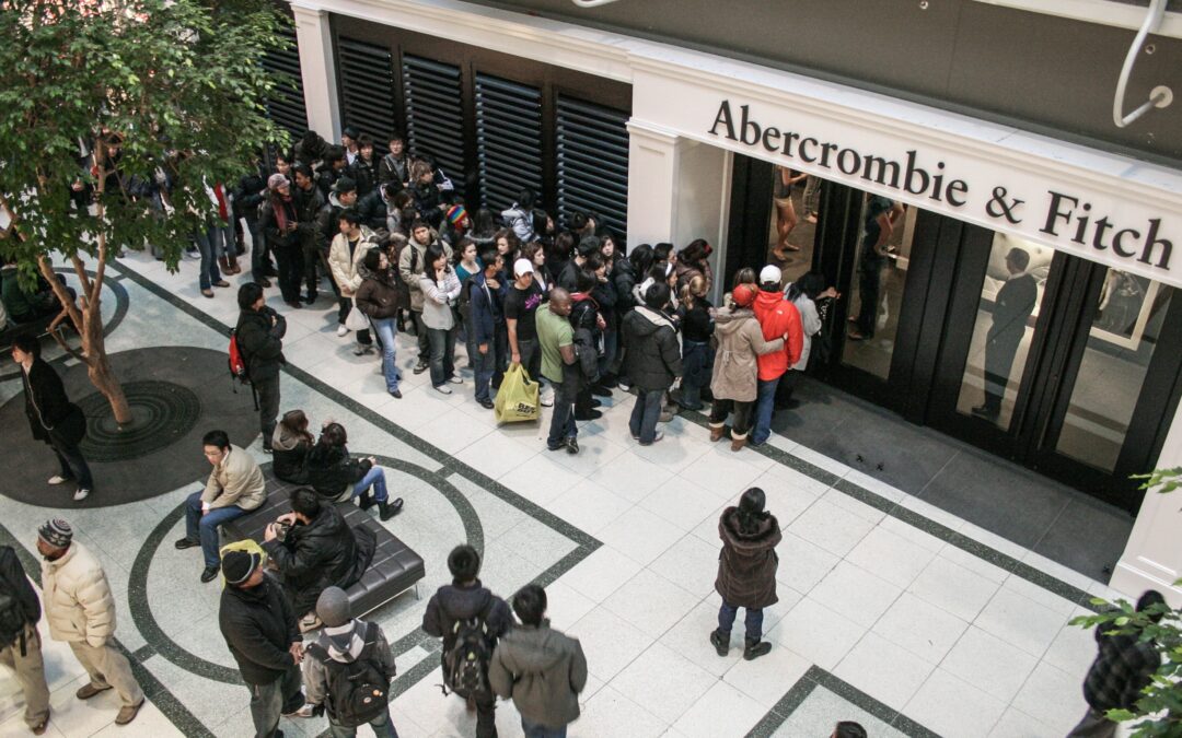 Abercrombie & Fitch Raises Annual Revenue Forecast on Hollister Energy