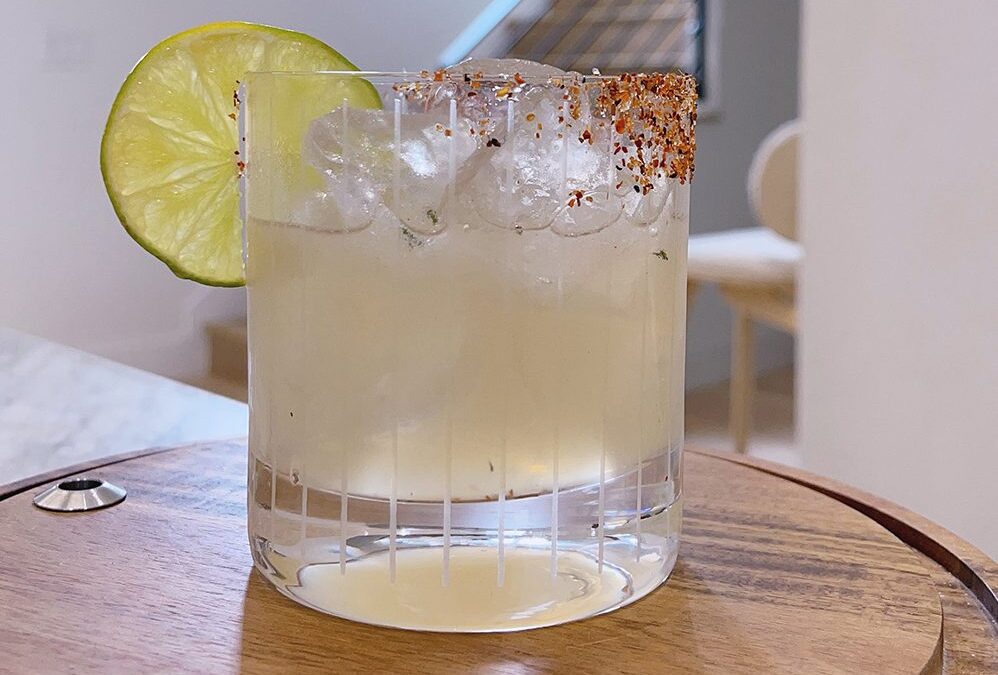 How To Throw A Vacation Cocktail Social gathering At House