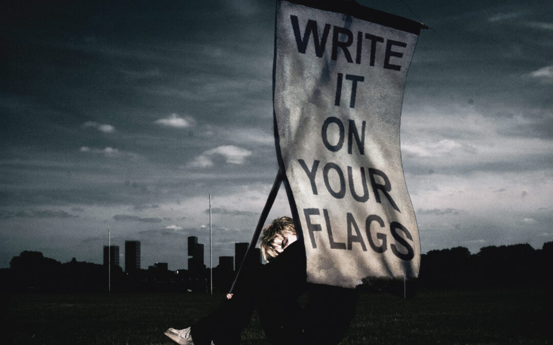 LADYGUNN – Grunge, Shoegaze, and Coronary heart in h3nce’s Debut EP “WRITE IT ON YOUR FLAGS”